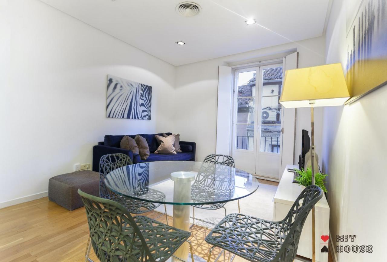 Appartement Mit House Puerta Del Sol III En Madrid Extérieur photo