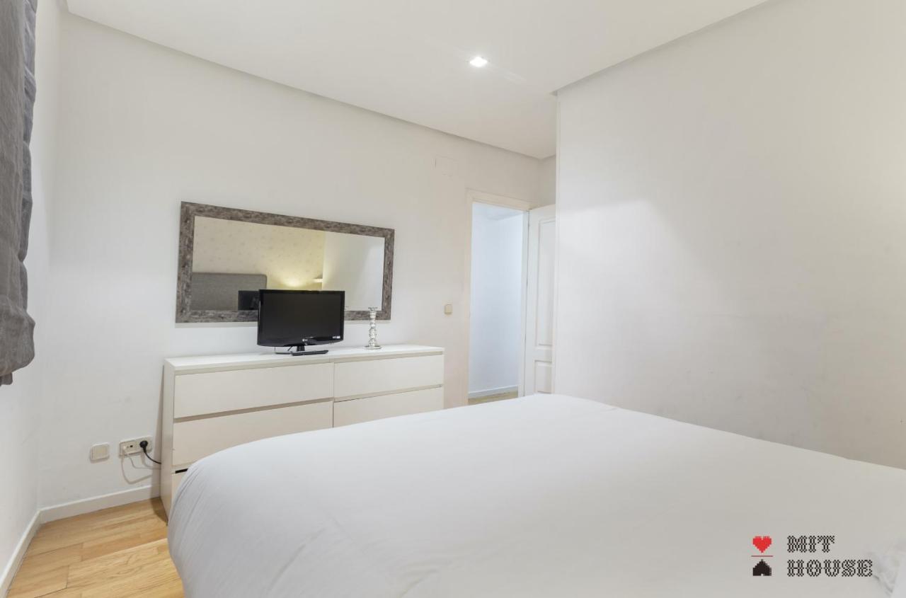Appartement Mit House Puerta Del Sol III En Madrid Extérieur photo