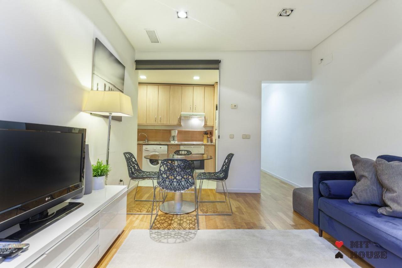 Appartement Mit House Puerta Del Sol III En Madrid Extérieur photo