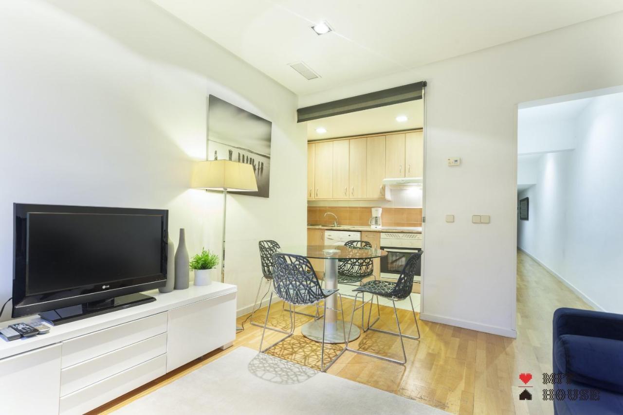 Appartement Mit House Puerta Del Sol III En Madrid Extérieur photo